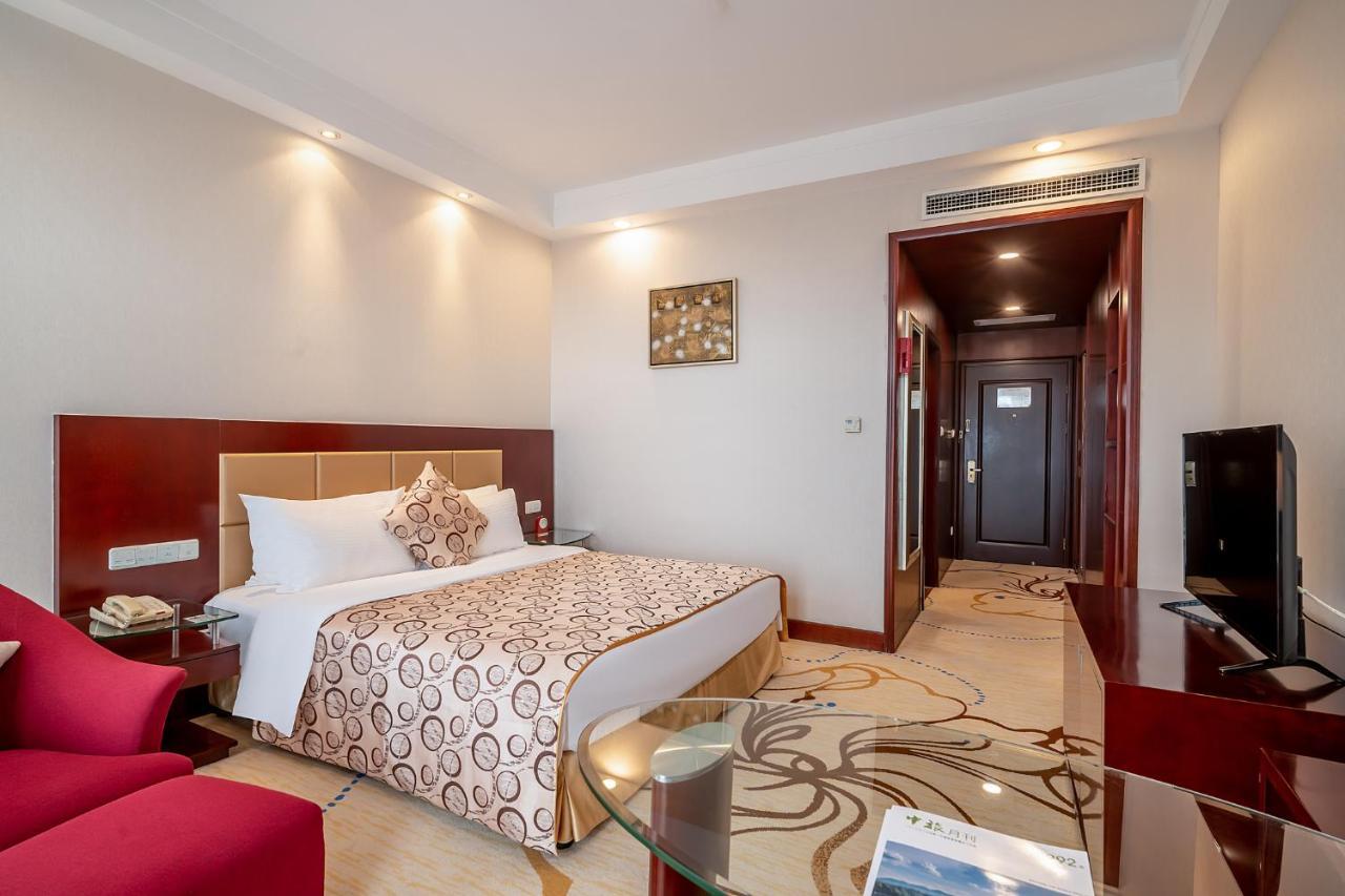 แกรนด์ เมโทรพาร์ค โฮเต็ล ซานตง Hotel จี่หนาน ภายนอก รูปภาพ